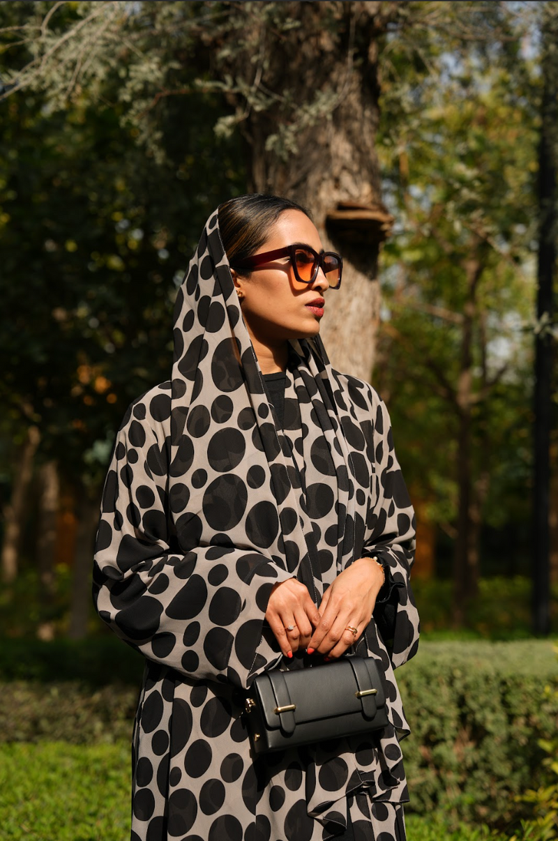 Luna Dots Abaya